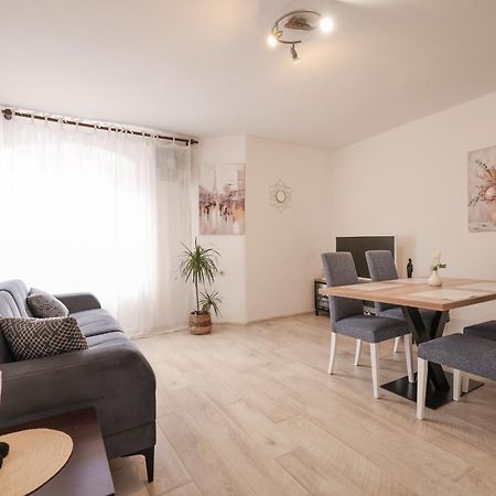 Viva - 2 Bedroom Apt In City Centar Zára Kültér fotó