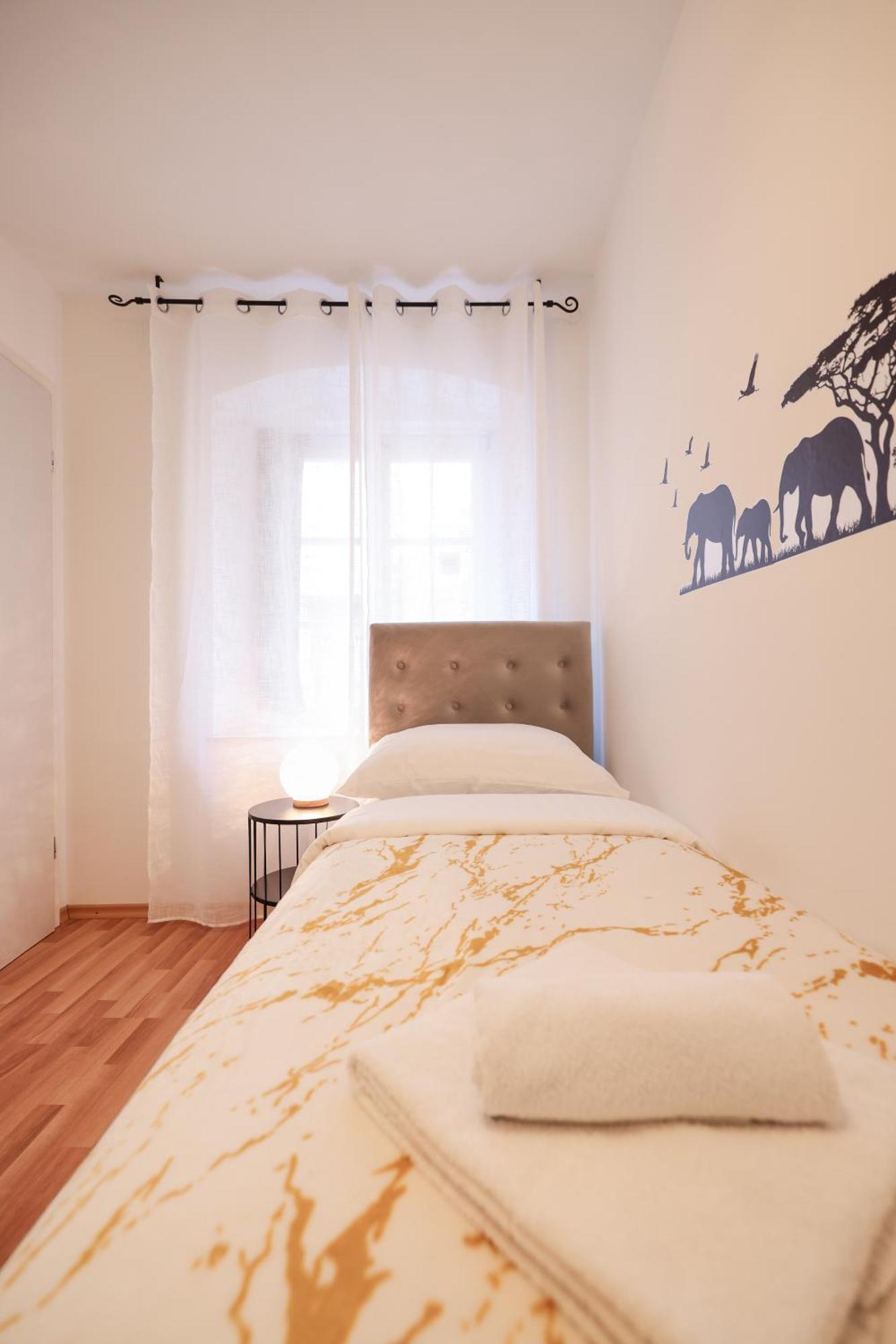 Viva - 2 Bedroom Apt In City Centar Zára Kültér fotó