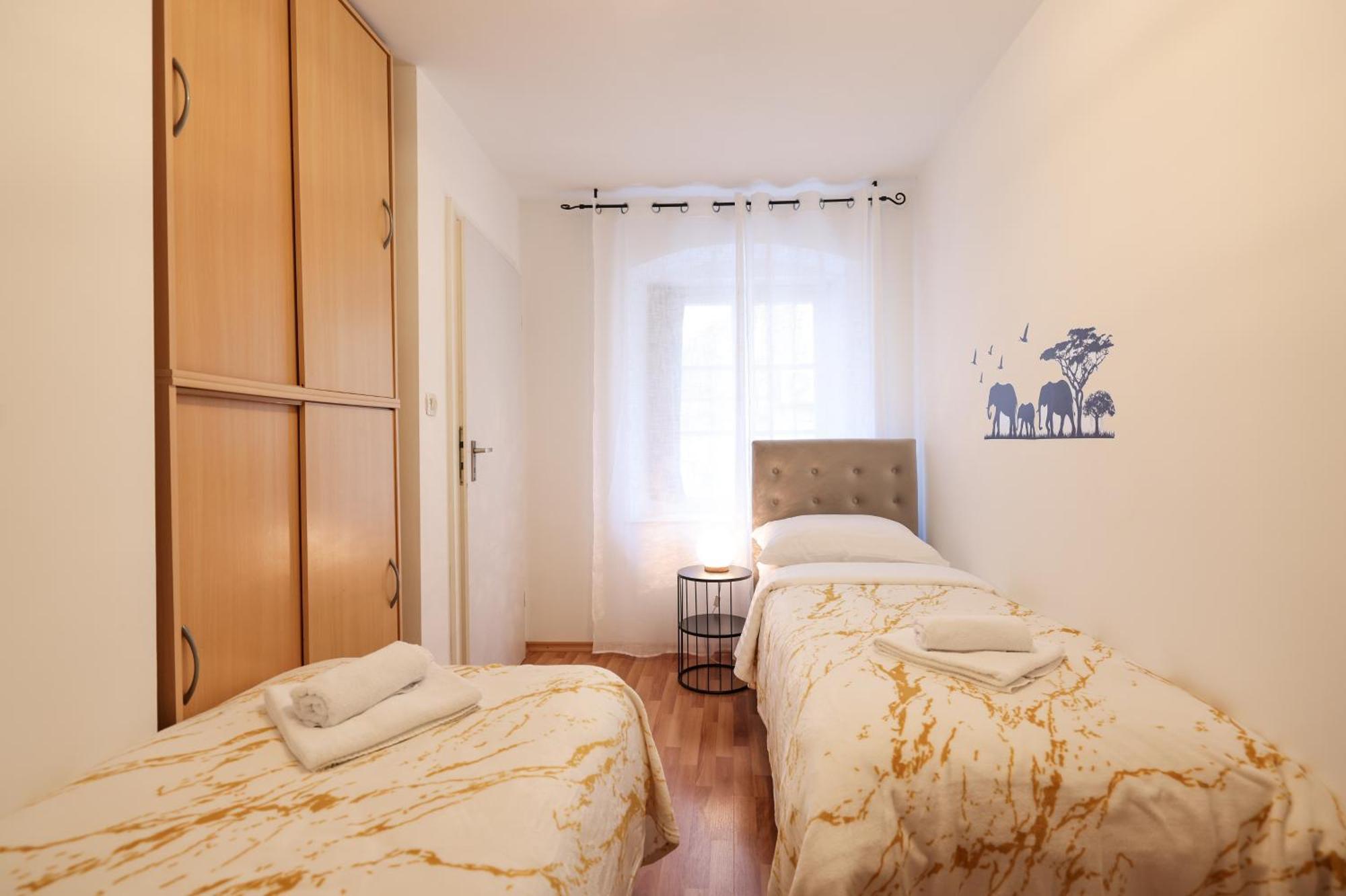 Viva - 2 Bedroom Apt In City Centar Zára Kültér fotó
